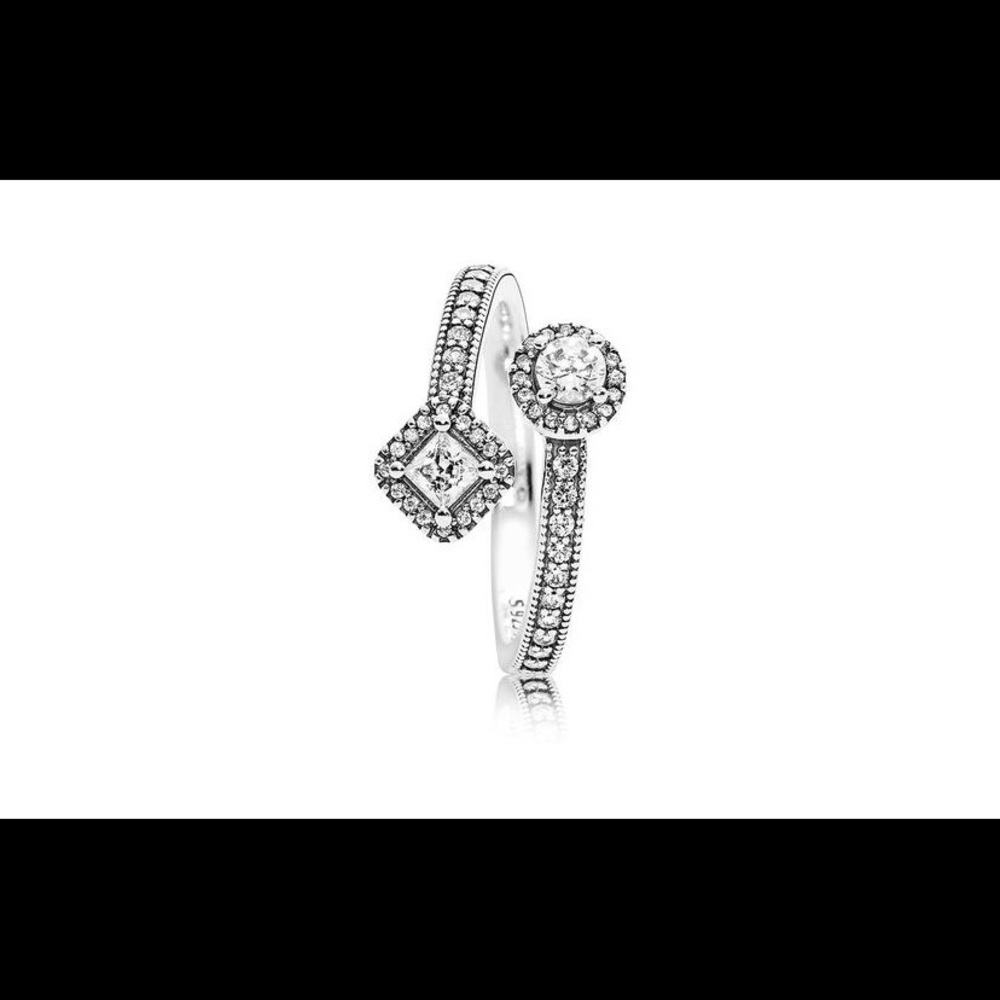 Pandora Abstract Elegance Ring